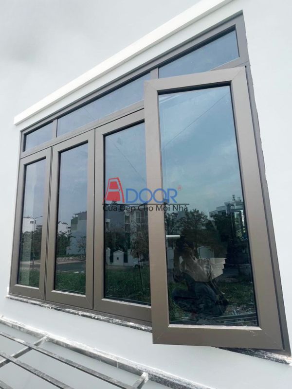 Cửa sổ mở quay Adoor nhôm Maxpro với thiết kế hiện đại