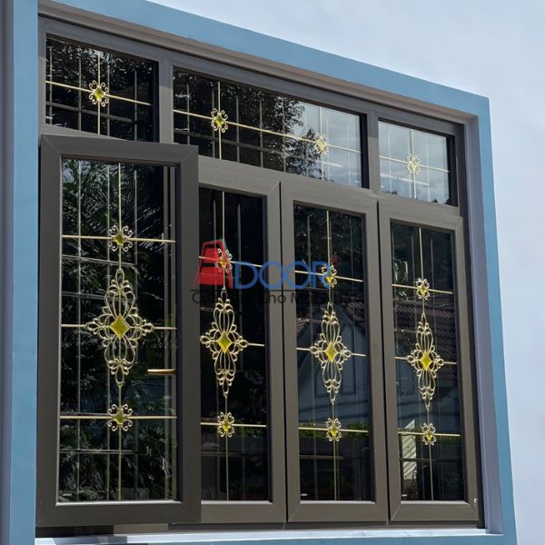 Cửa nhôm Adoor Maxpro với nan trang trí độc đáo, tạo điểm nhấn nghệ thuật