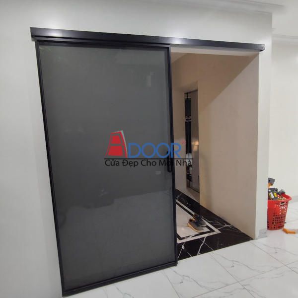 Cửa slim mở lùa tiện lợi cho không gian phòng khách nhỏ