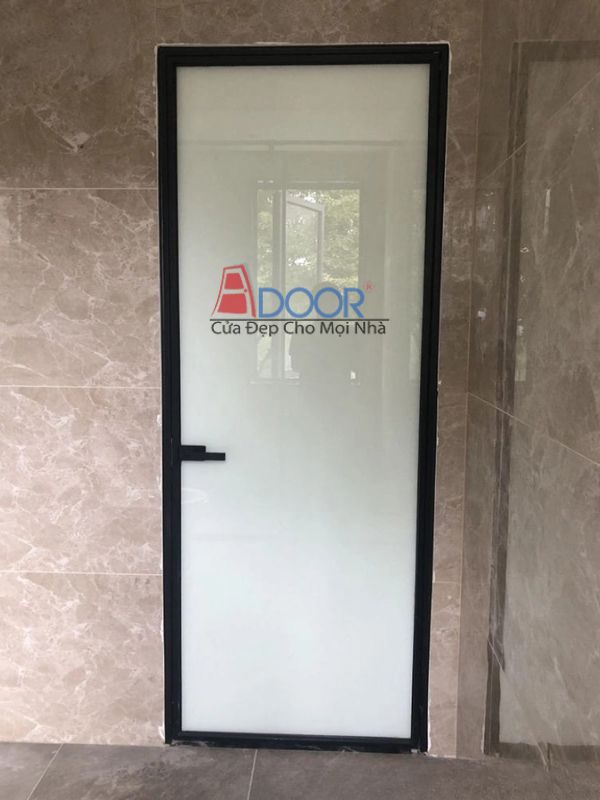 Mẫu cửa slim mở quay lắp tại căn hộ cao cấp Huế