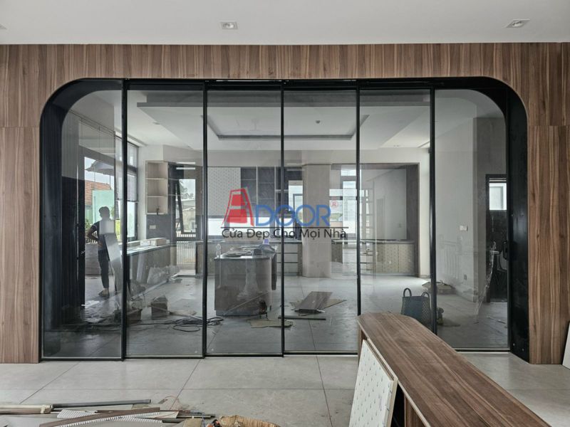 Tính linh hoạt của cửa slim Adoor phù hợp cả nhà phố, biệt thự lẫn công trình thương mại