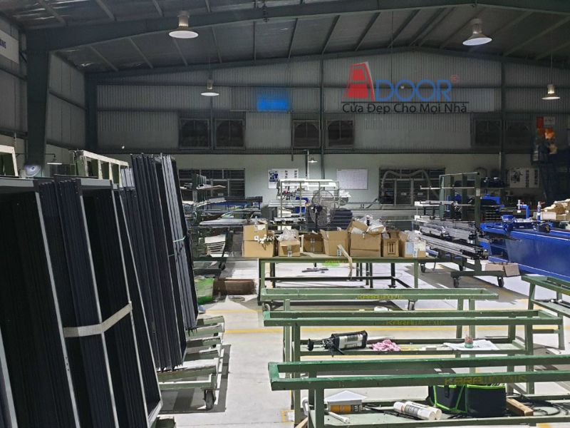 Toàn cảnh xưởng sản xuất cửa nhôm Adoor tại Thanh Hóa với dây chuyền máy móc hiện đại, tự động hóa cao