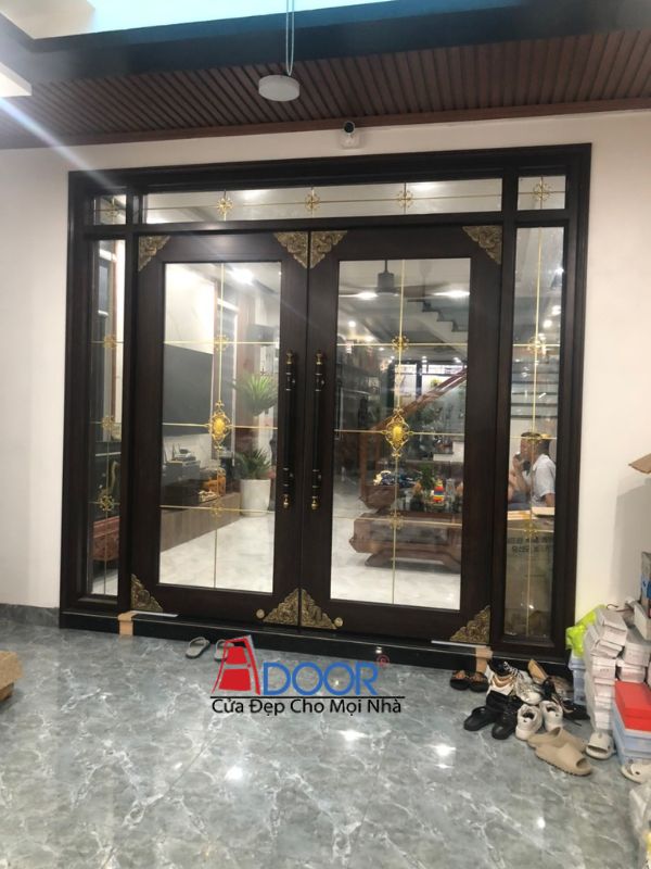 Cửa khuôn bao kép giúp tăng độ chắc chắn, ngăn chặn thấm nước tối đa