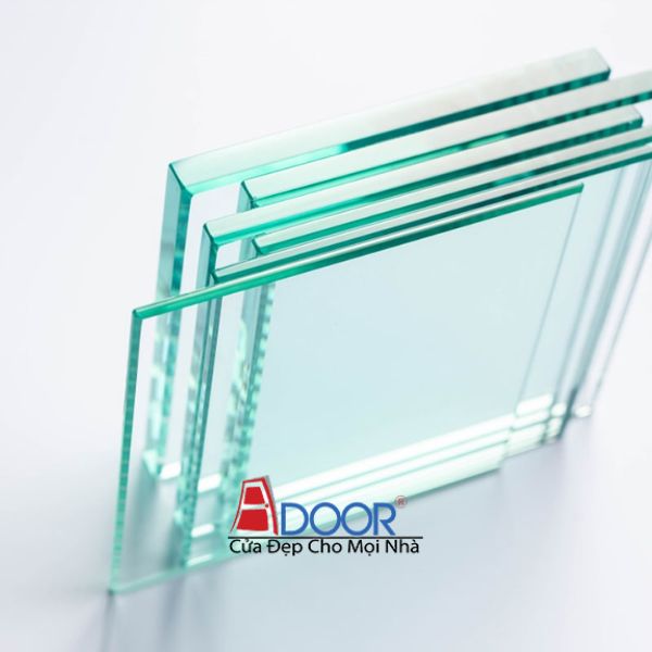 Kính cường lực Adoor được kiểm tra độ chịu va đập trong điều kiện khắc nghiệt