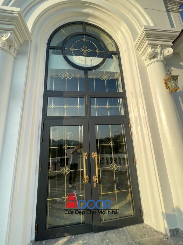 Cửa nhôm thủy lực Adoor chống ồn, chống bụi tốt thích hợp cho khí hậu nắng gió Tây Nguyên