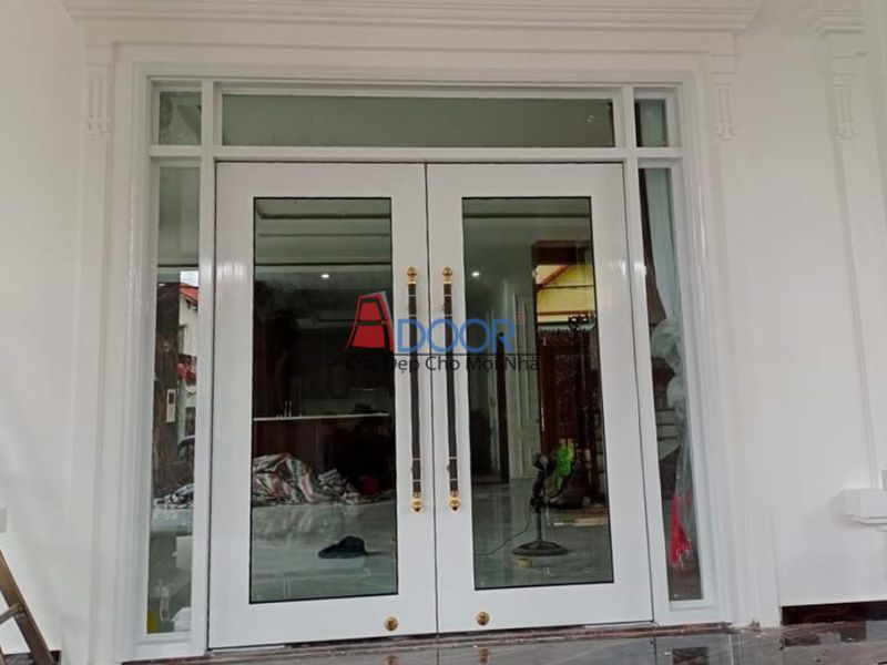 Cửa nhôm kính màu trắng giúp không gian trở nên rộng rãi, sáng sủa hơn