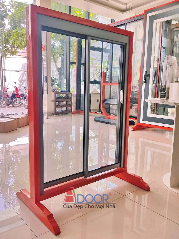 Cửa Aluvina sở hữu thiết kế hiện đại, mượt mà trong từng thao tác