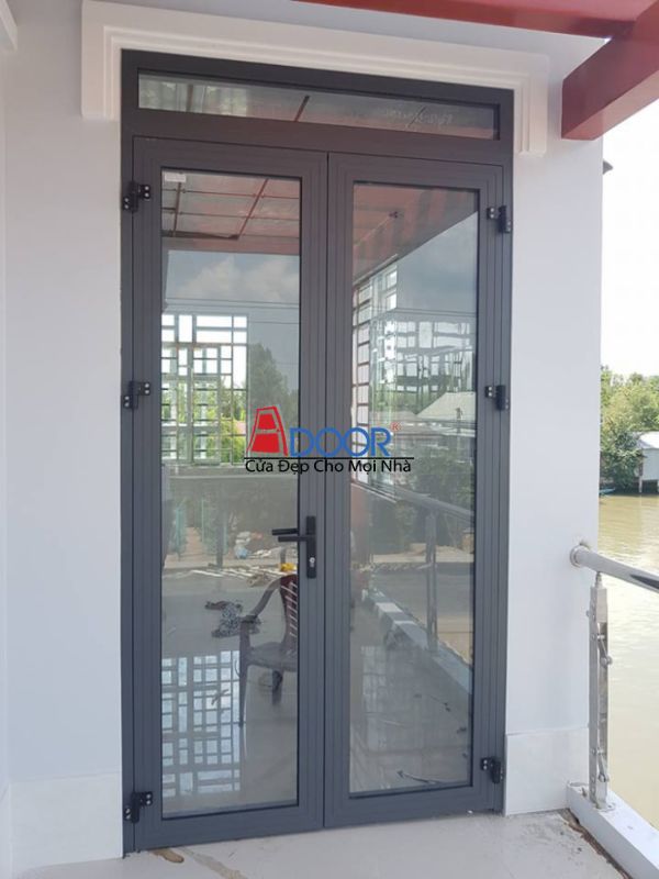 Cửa nhôm Xingfa 2 cánh mở quay, màu xám ghi sang trọng, thiết kế tối giản, phù hợp không gian hiện đại
