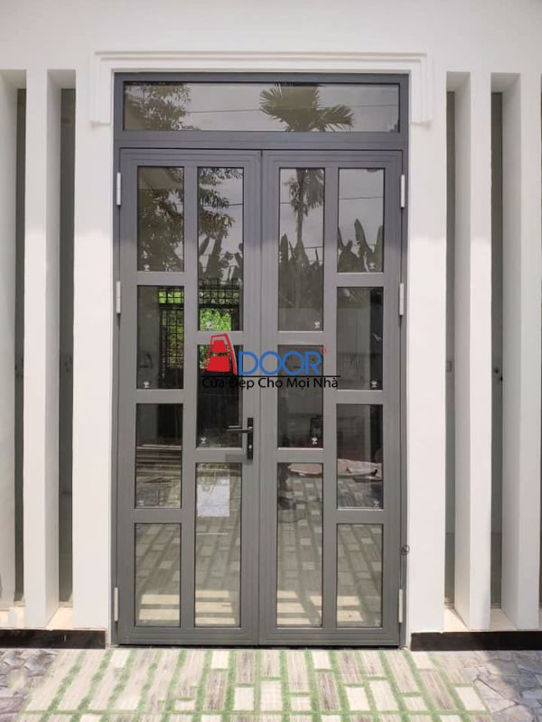 Cửa đi nhôm kính Xingfa 2 cánh chia ô mở quay, tăng tính thẩm mỹ