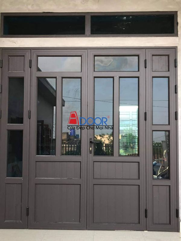 Cửa đi nhôm kính Xingfa 2 cánh chia ô, vừa đẹp mắt vừa tối ưu khả năng lấy sáng