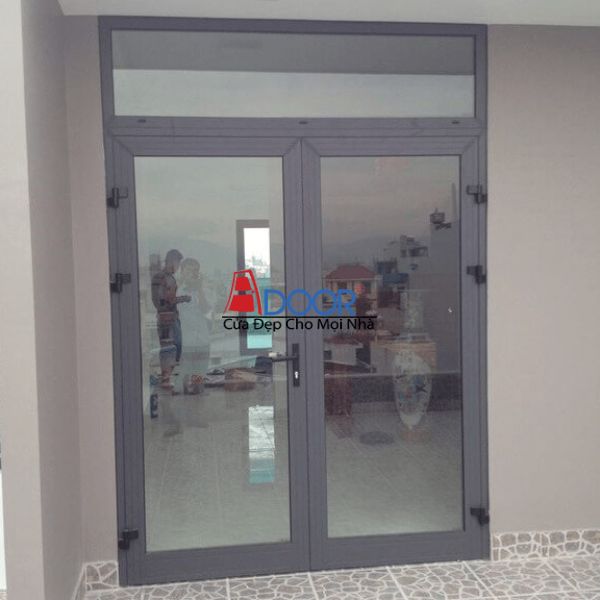 Vẻ đẹp tối giản qua cánh cửa nhôm Xingfa 2 cánh mở quay màu xám ghi