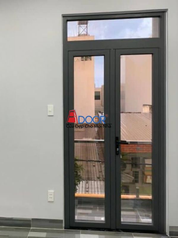 Cửa nhôm Xingfa 2 cánh mở quay vách cố định ở trên hiện đại