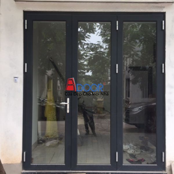 Cửa nhôm kính Xingfa 3 cánh mở quay đều, thiết kế hiện đại, tối ưu không gian