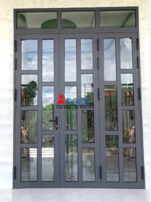 Cửa nhôm Xingfa 3 cánh mở quay chia ô kính không chỉ đẹp mà còn chắc chắn, đảm bảo an toàn cho ngôi nhà