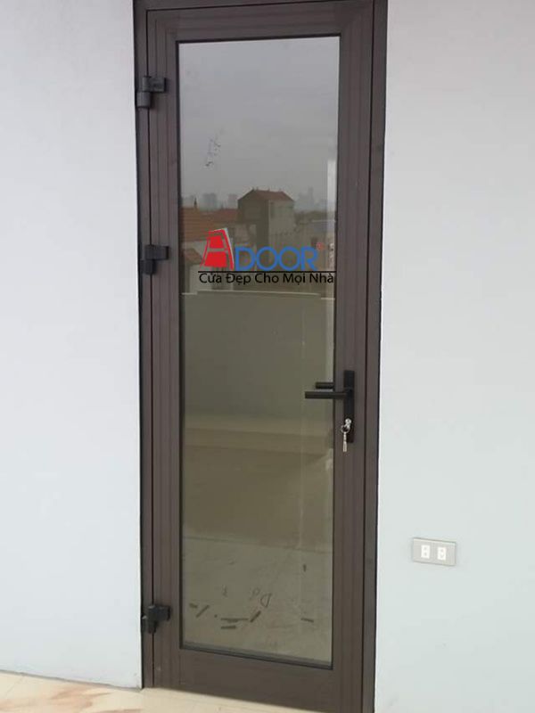 Cửa Xingfa mở quay 1 cánh hiện đại, phù hợp làm cửa chính
