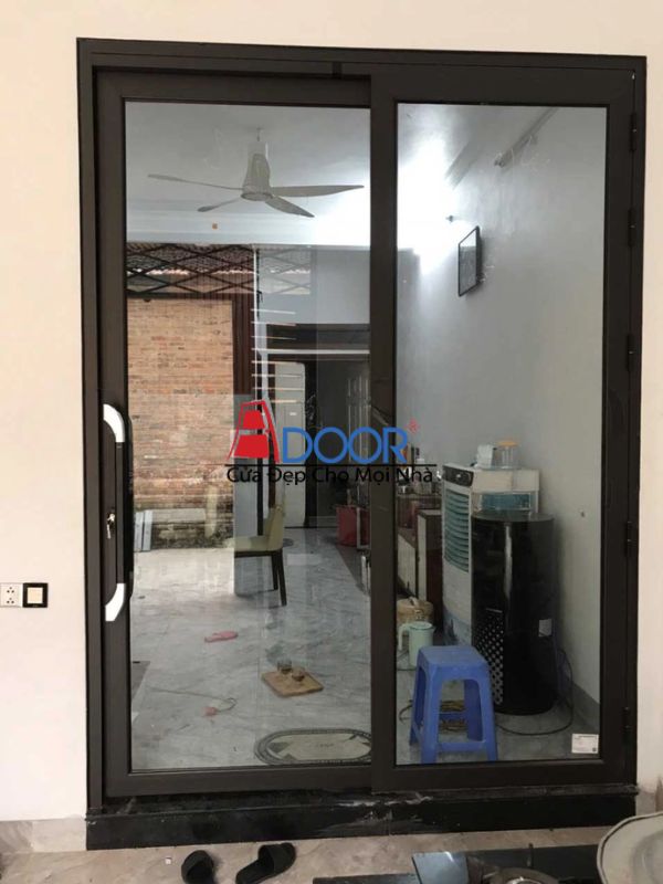 Mẫu cửa 2 cánh trượt quay lắp đặt tại hộ gia đình