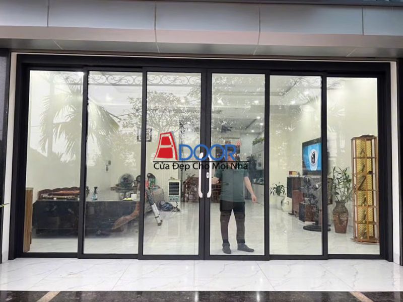 Mẫu cửa 6 cánh trượt quay giúp mở gần như toàn phần