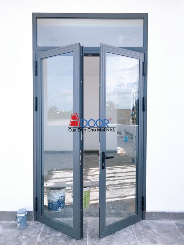 Cửa nhôm Xingfa 2 cánh mở quay tiện lợi, thiết kế linh hoạt, dễ dàng đóng mở, tối ưu không gian sử dụng