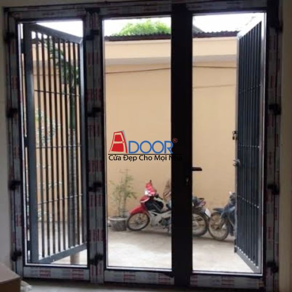 Cửa đi nhôm Xingfa mở quay 3 cánh đều, thiết kế hiện đại, tối ưu không gian