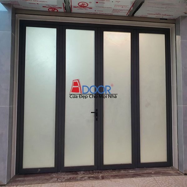 Cửa nhôm Xingfa 4 cánh với kính mờ, bền bỉ và hiện đại