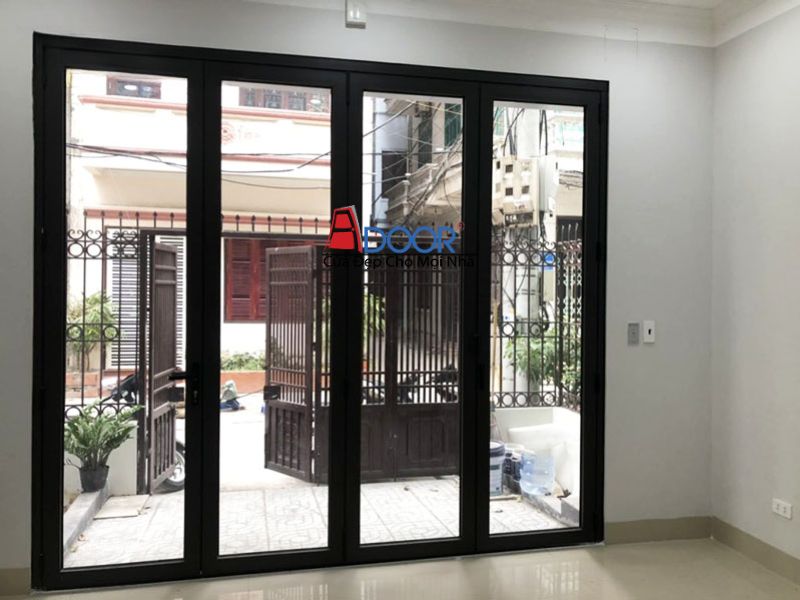 Cửa đi 4 cánh Xingfa màu đen tuyền mang đến sự mạnh mẽ, cá tính và đẳng cấp