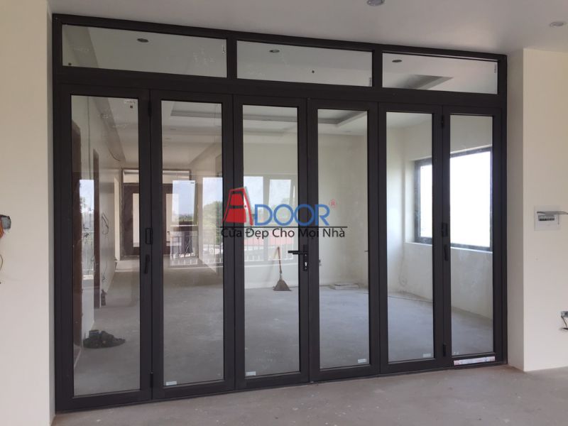 Cửa 6 cánh xếp gọn hoàn toàn, tạo không gian mở rộng tối đa