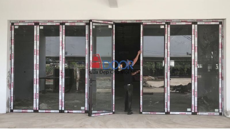 Thiết kế 8 cánh xếp linh hoạt, tối đa hóa diện tích sử dụng
