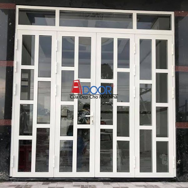 Cửa mở quay Xingfa với kính chia ô, bền đẹp và sang trọng