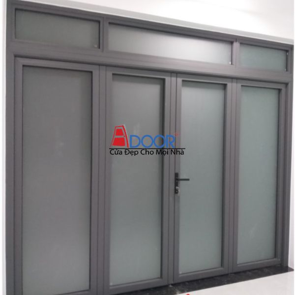 Cửa Xingfa kính mờ 4 cánh, đảm bảo sự riêng tư và sang trọng