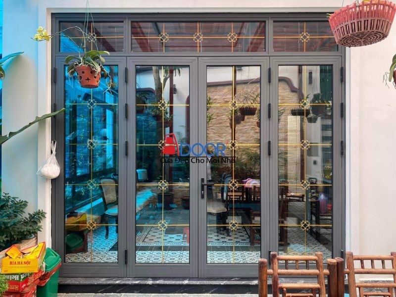 Cửa mở quay 4 cánh Xingfa kết hợp kính nghệ thuật, đẳng cấp và sang trọng