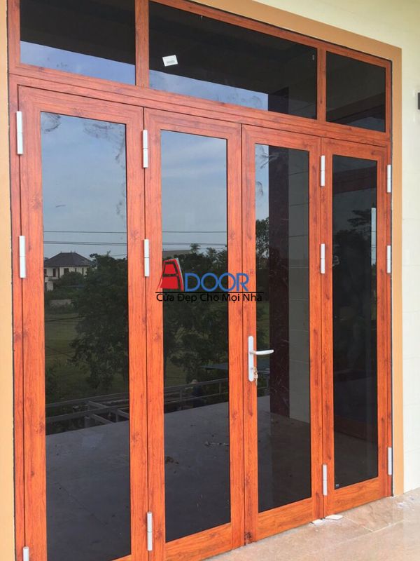 Cửa Xingfa 4 cánh vân gỗ, gần gũi với thiên nhiên