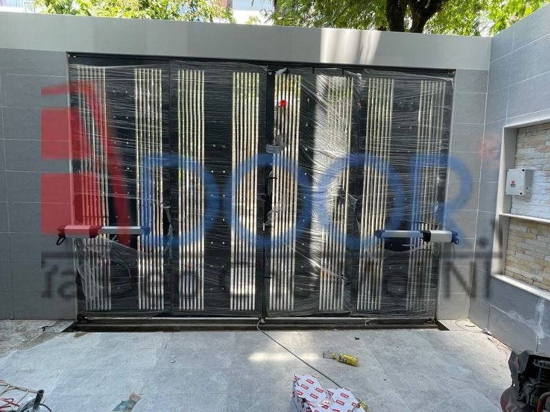 Mẫu Cửa Cổng Mở Bằng Tay Đòn Tự Động tại quy nhơn