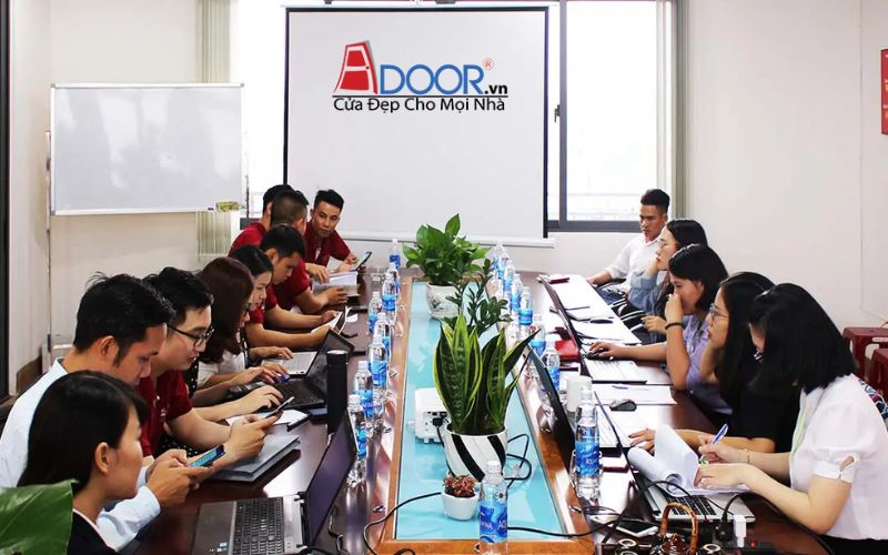 Đội ngũ kỹ thuật luôn tận tâm, nhiệt tình tại Adoor