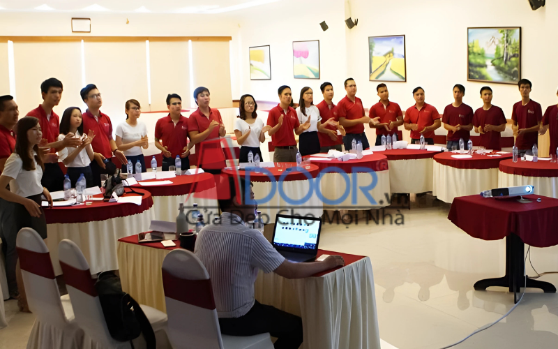 Đội ngũ nhân sự Adoor luôn nhiệt huyết, tận tâm