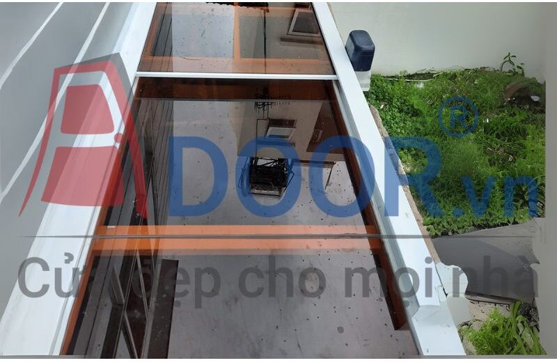 Mẫu Giếng trời trượt dọc Adoor