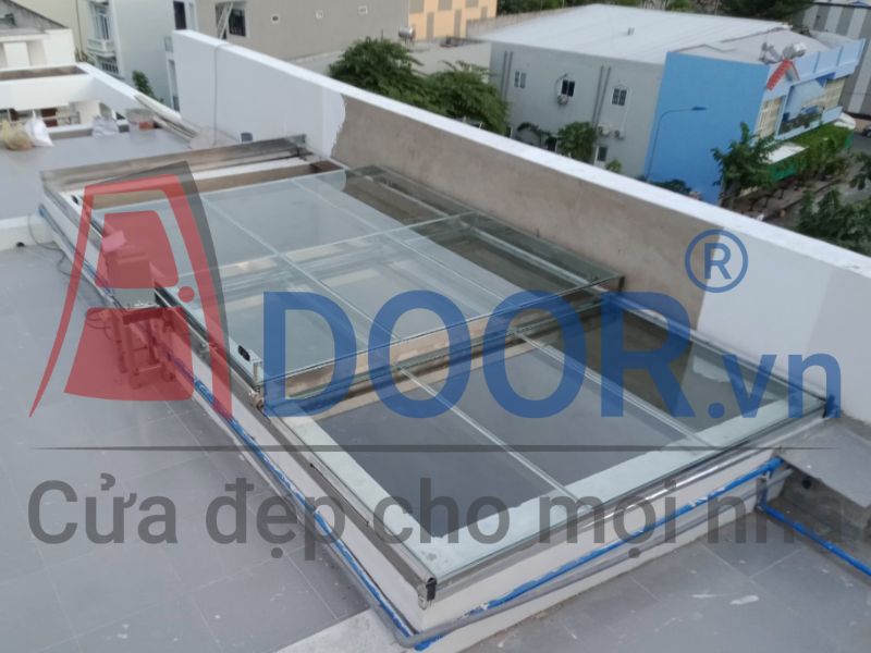 Mẫu Giếng trời trượt ngang 3 cánh
