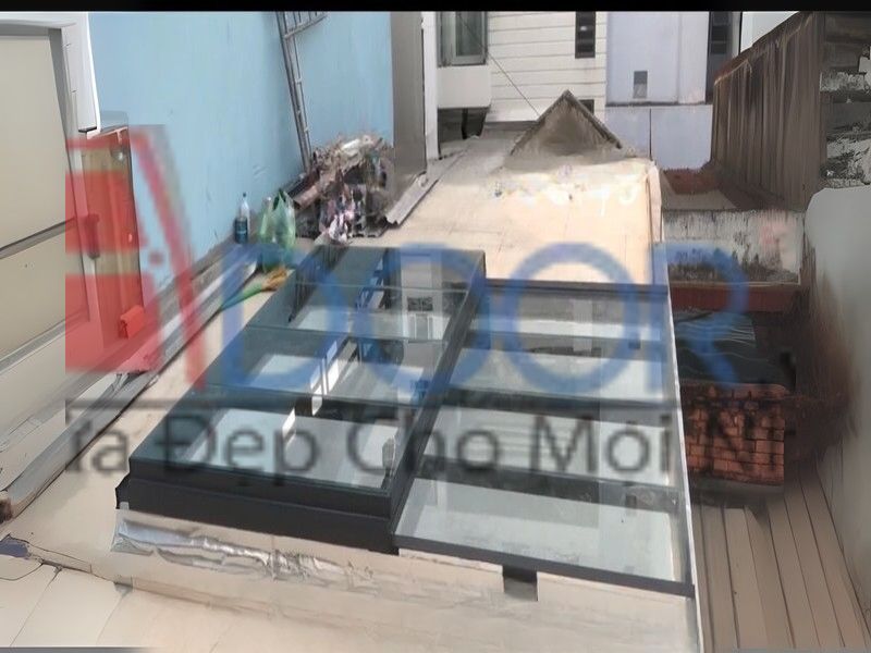 Mẫu Giếng trời trượt ngang tại tam kỳ