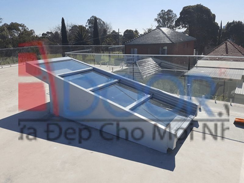 Mẫu Giếng trời tự động trượt dọc tại rạch giá