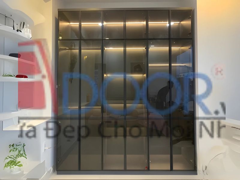 Mẫu tủ quần áo cánh kính Adoor âm tường khung gỗ công nghiệp hiện đại