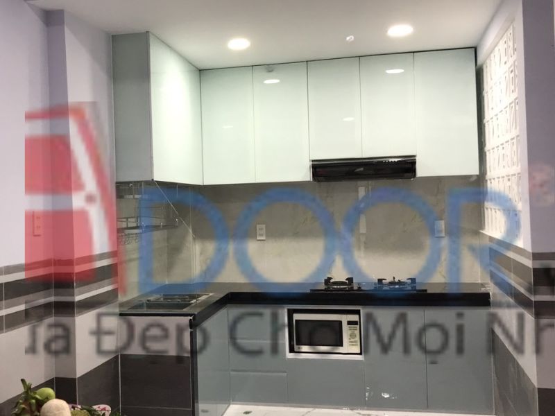 Mẫu 5 Tủ bếp nhôm kính chữ L tại Adoor