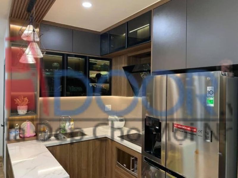 Mẫu 4 Tủ bếp nhôm kính chữ U tại Adoor
