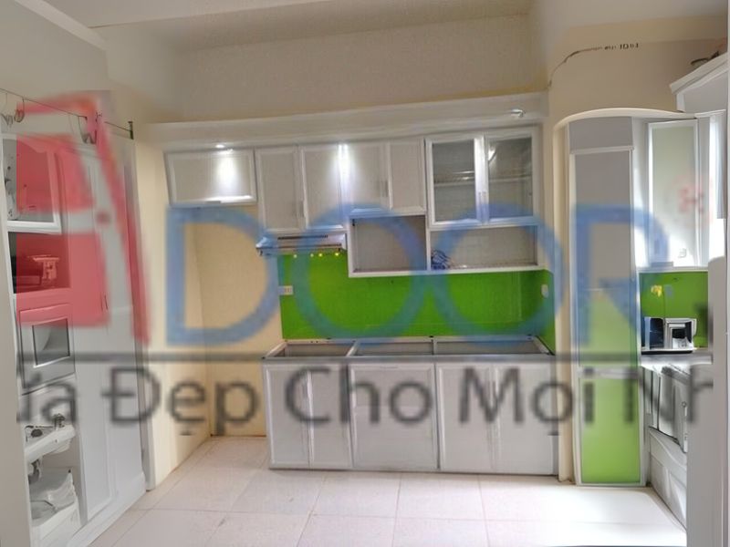 Tủ bếp nhôm kính cửa kính mờ tại Adoor