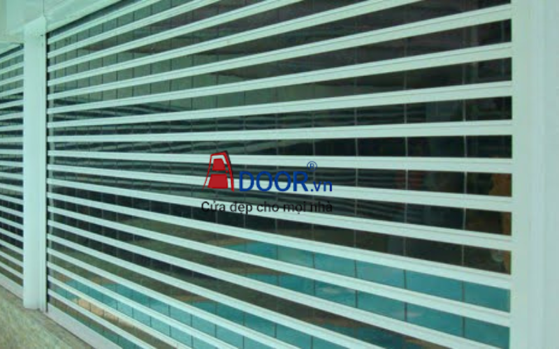 Cửa cuốn khe thoáng làm từ nhựa Polycarbonate