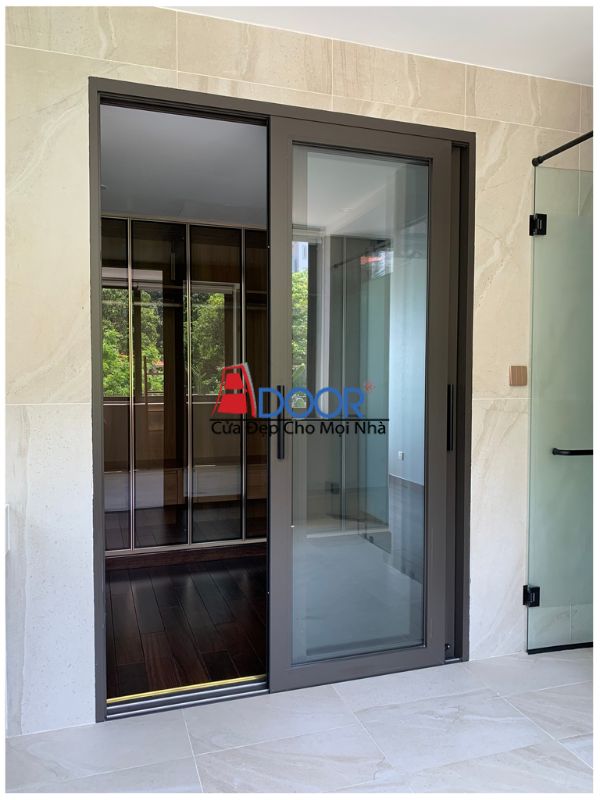 Cửa Maxpro mở trượt vận hành êm ái, tiết kiệm diện tích không gian Cửa Maxpro mở trượt vận hành êm ái, tiết kiệm diện tích không gian