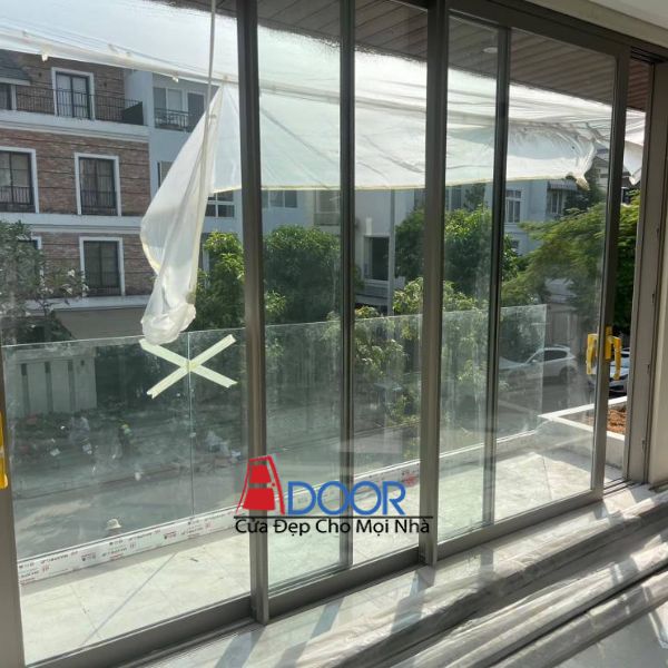 Cửa lùa Maxpro chịu lực và chống va đập hiệu quả Cửa lùa Maxpro chịu lực và chống va đập hiệu quả