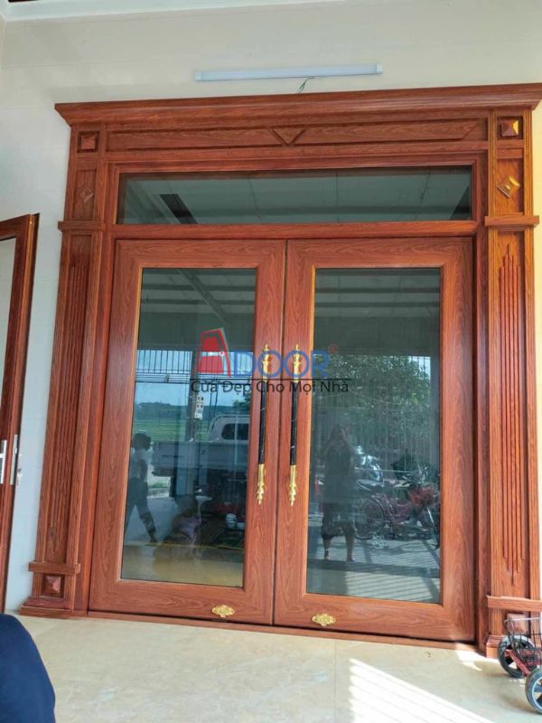 Cửa nhôm thủy lực vân gỗ mang lại vẻ đẹp tự nhiên nhưng vẫn giữ được sự bền chắc