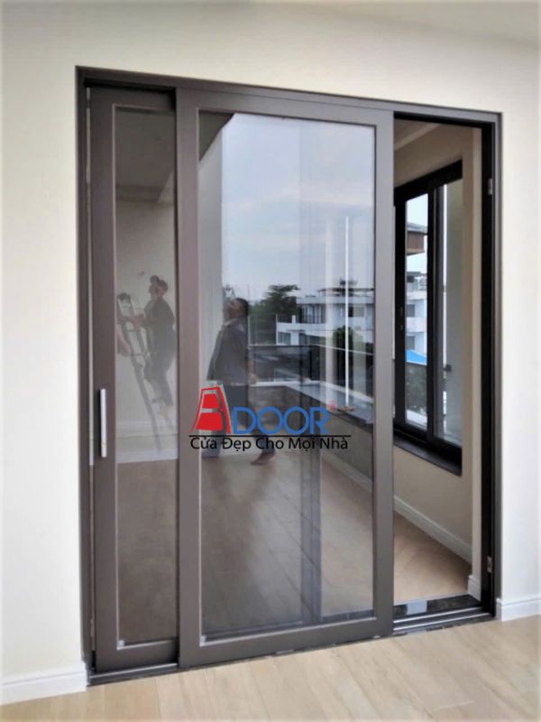 Cửa nhôm kính Maxpro mở trượt thiết kế tiết kiệm không gian, vận hành êm ái Cửa nhôm kính Maxpro mở trượt thiết kế tiết kiệm không gian, vận hành êm ái