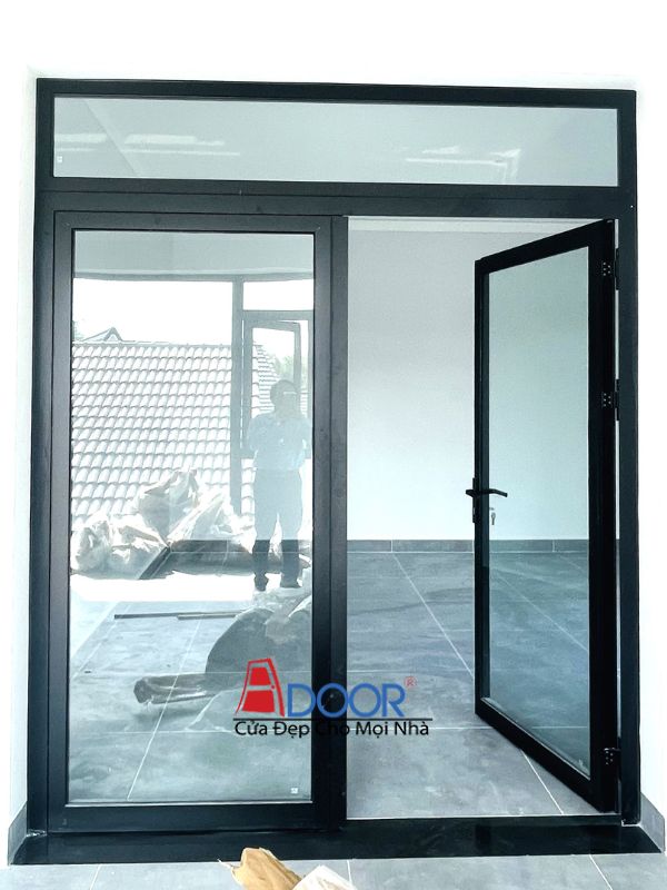 Mẫu cửa nhôm Maxpro mở quay mang lại vẻ đẹp sang trọng và chắc chắn Mẫu cửa nhôm Maxpro mở quay mang lại vẻ đẹp sang trọng và chắc chắn