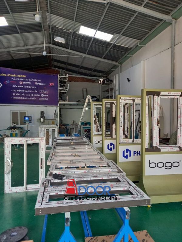 Toàn cảnh xưởng sản xuất và gia công cửa nhôm tại Adoor Toàn cảnh xưởng sản xuất và gia công cửa nhôm tại Adoor