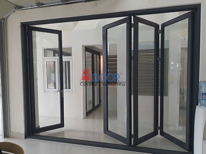 Một bộ cửa xếp trượt bằng nhôm Maxpro Một bộ cửa xếp trượt bằng nhôm Maxpro